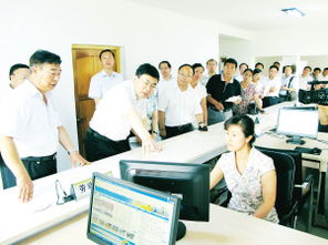 體察民情送溫暖 支持幫扶助發展